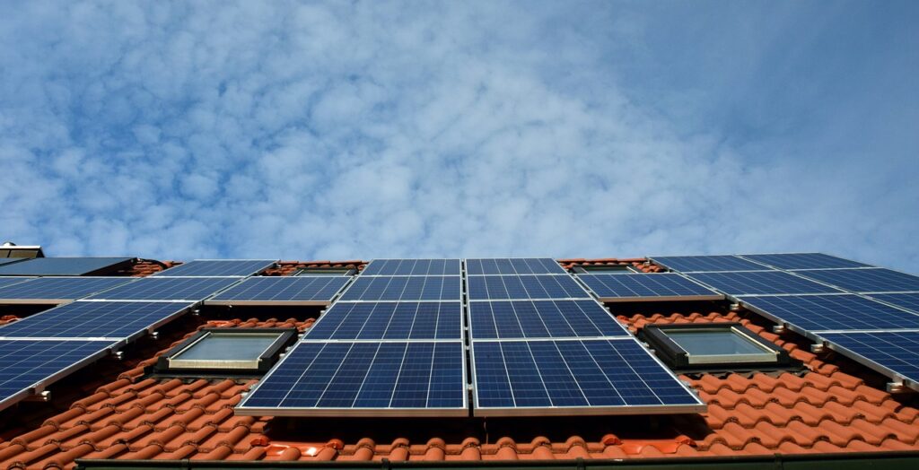 Installation de panneau solaire sur le toit de votre maison à Heyrieux et environs